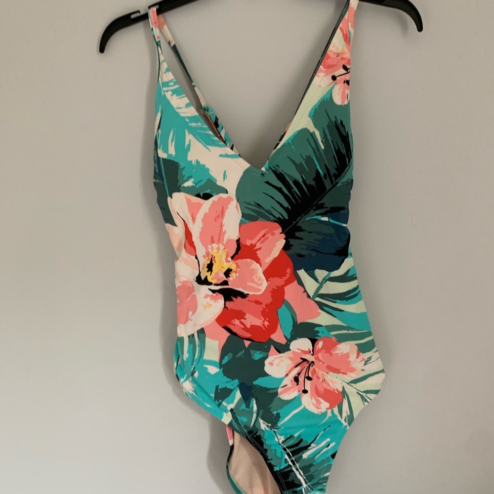 women’s one piece swimsuit large